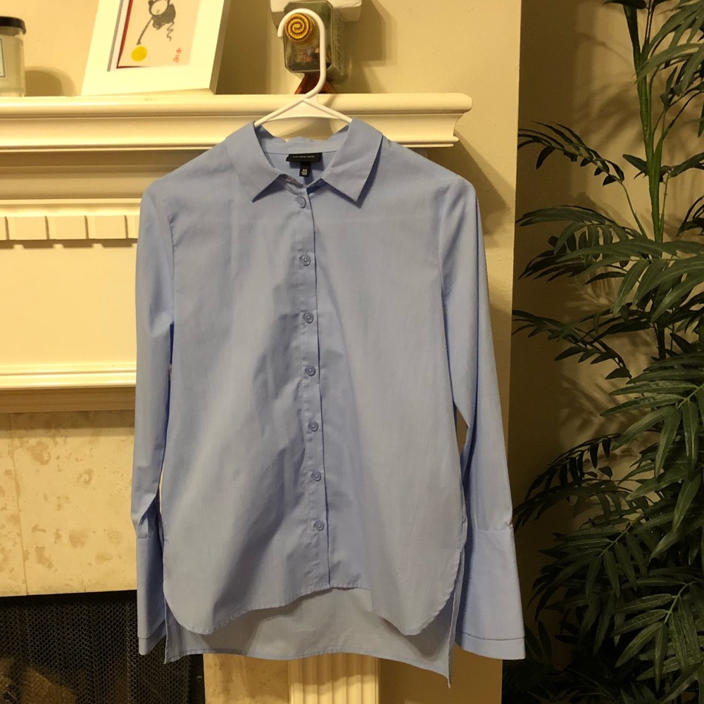 Classic bottom down shirt with bell cuff
